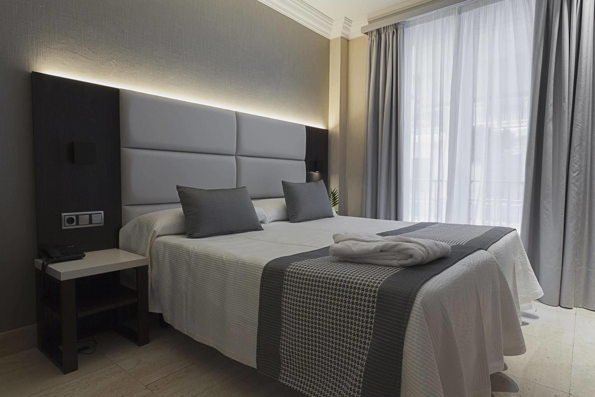 Habitus Hotel Europa Pampeluna Zewnętrze zdjęcie